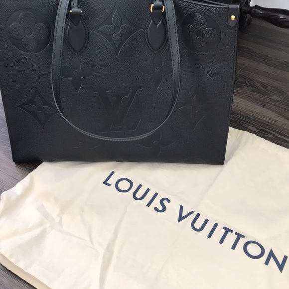 Authentic Louis Vuitton Black All Leather Large tote Bag. On the go LIKE NEW!! - Picture 4 of 17